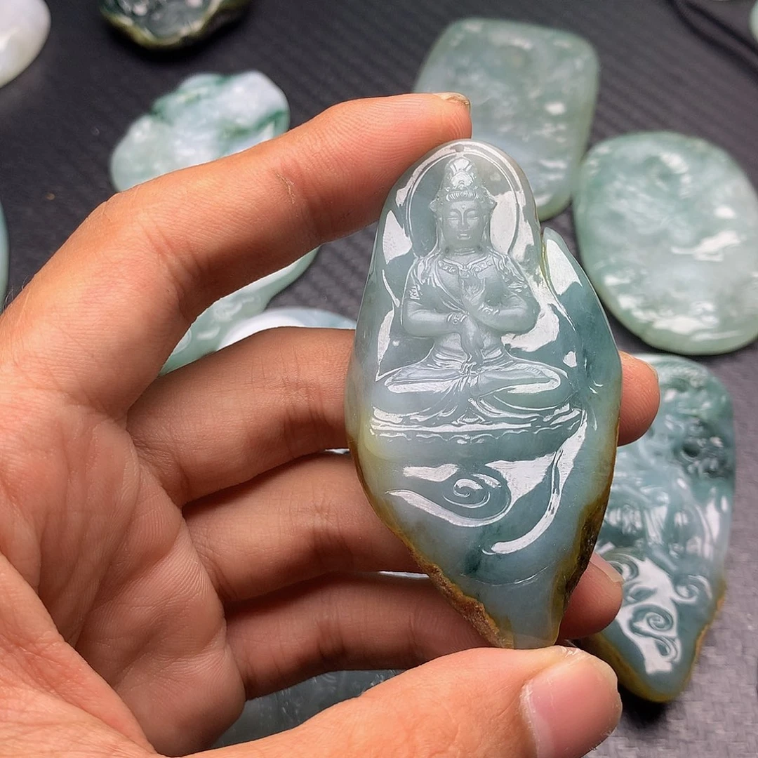 玄***心翡翠未镶嵌颈饰缅甸天然翡翠a货