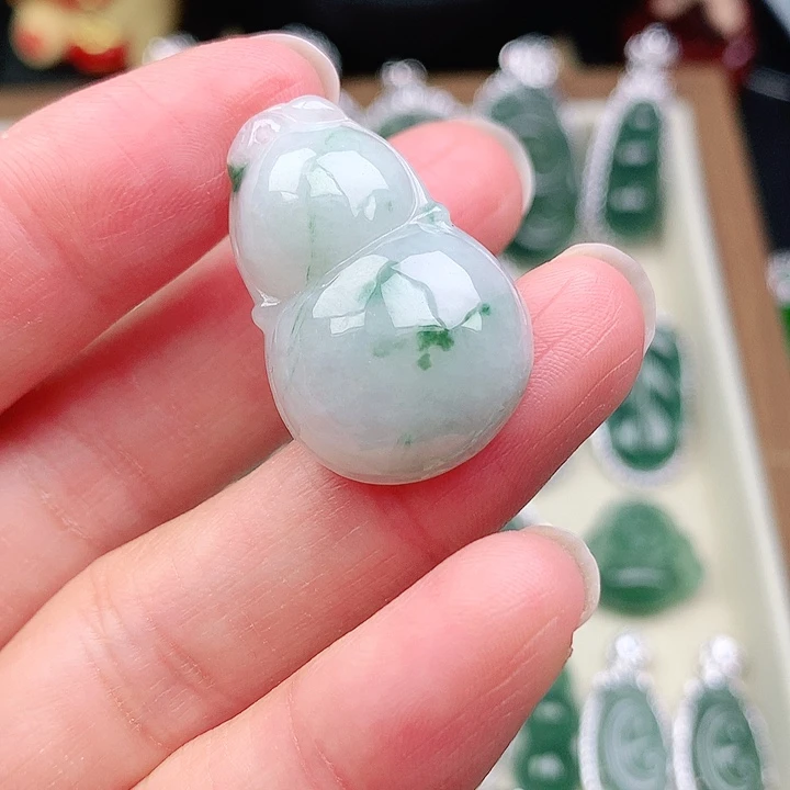 颈饰未镶嵌翡翠吊坠