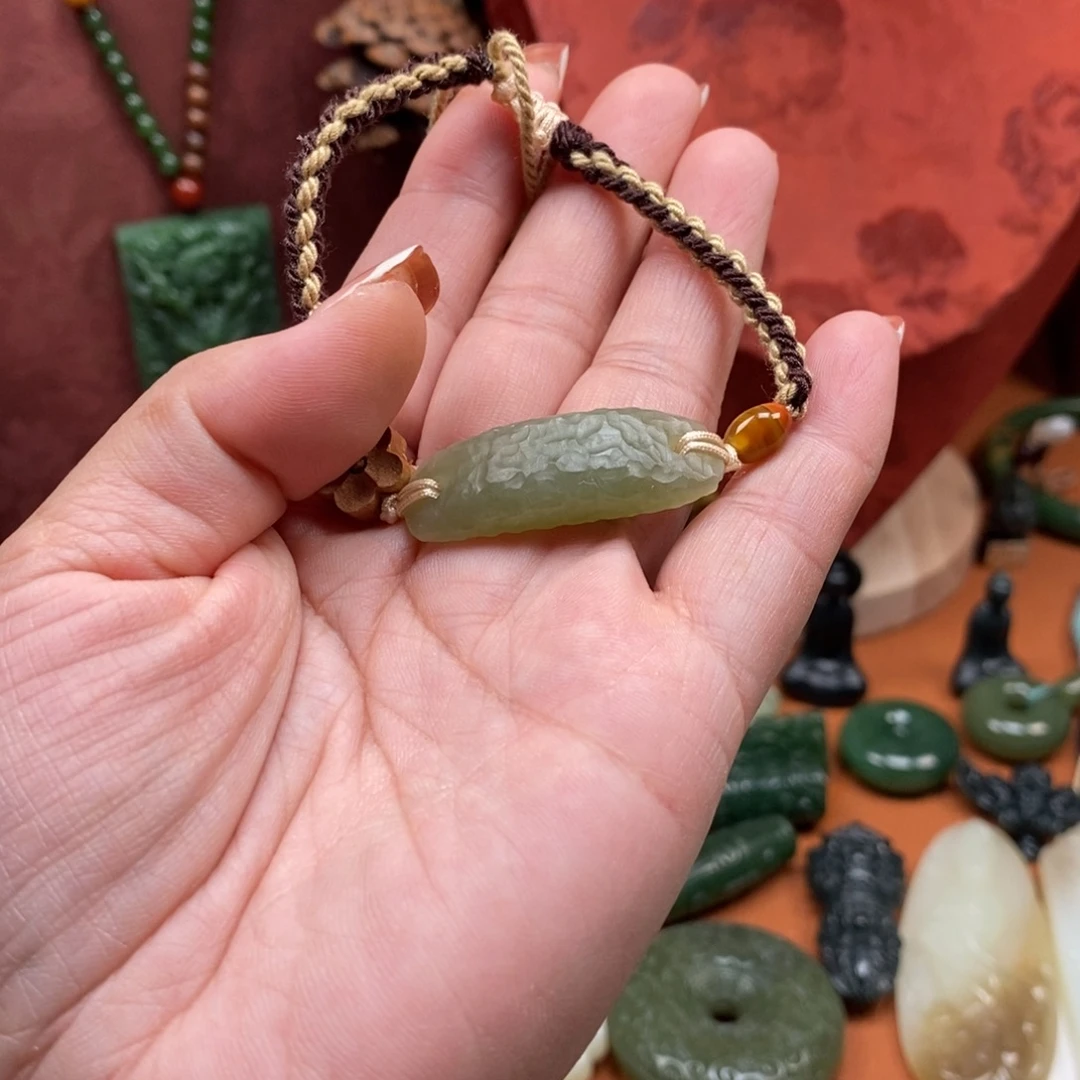 和田玉未镶嵌颈饰