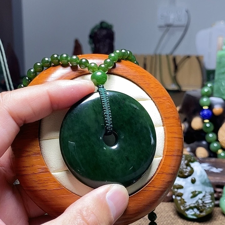 和田玉（碧玉）未镶嵌颈饰