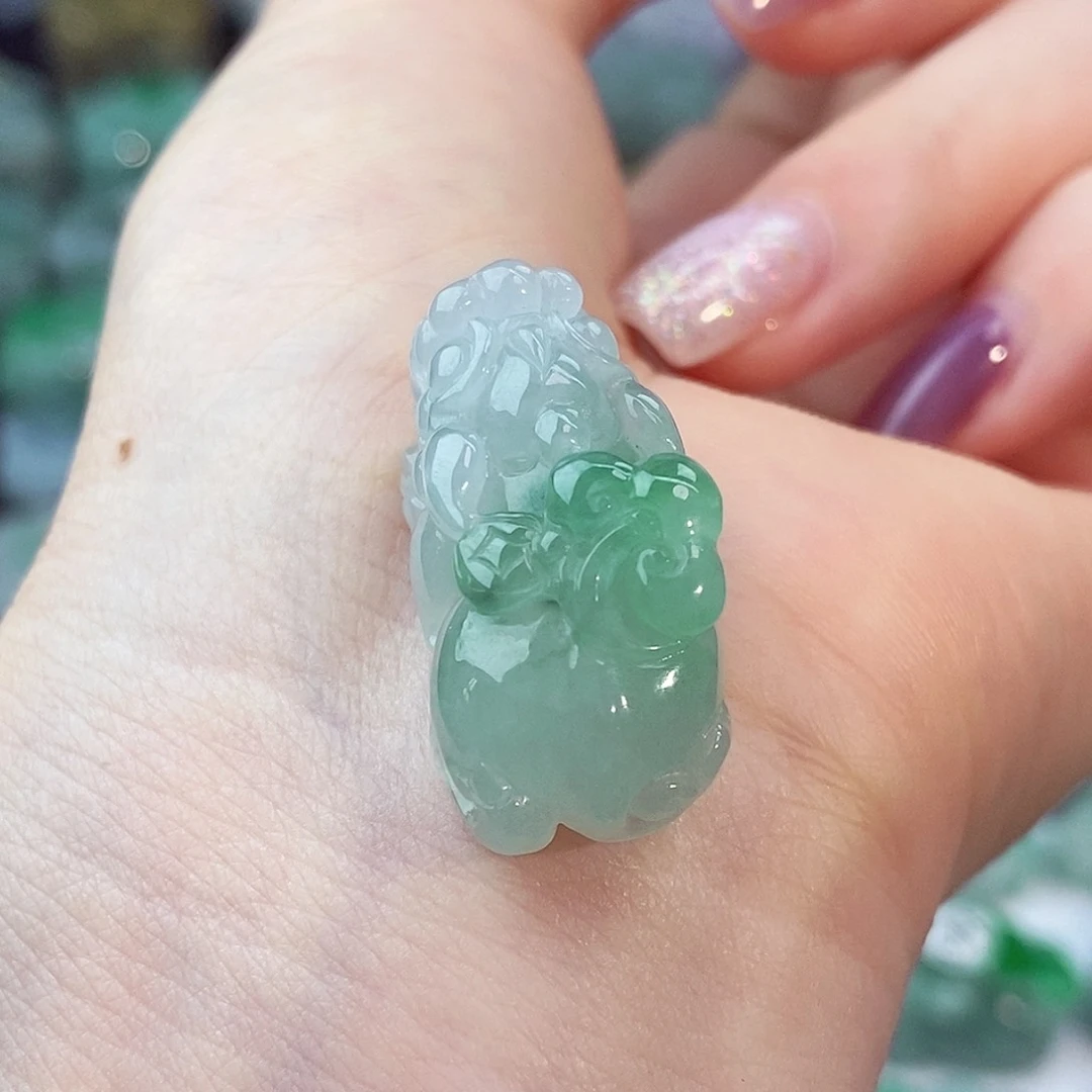 颈饰未镶嵌翡翠天然