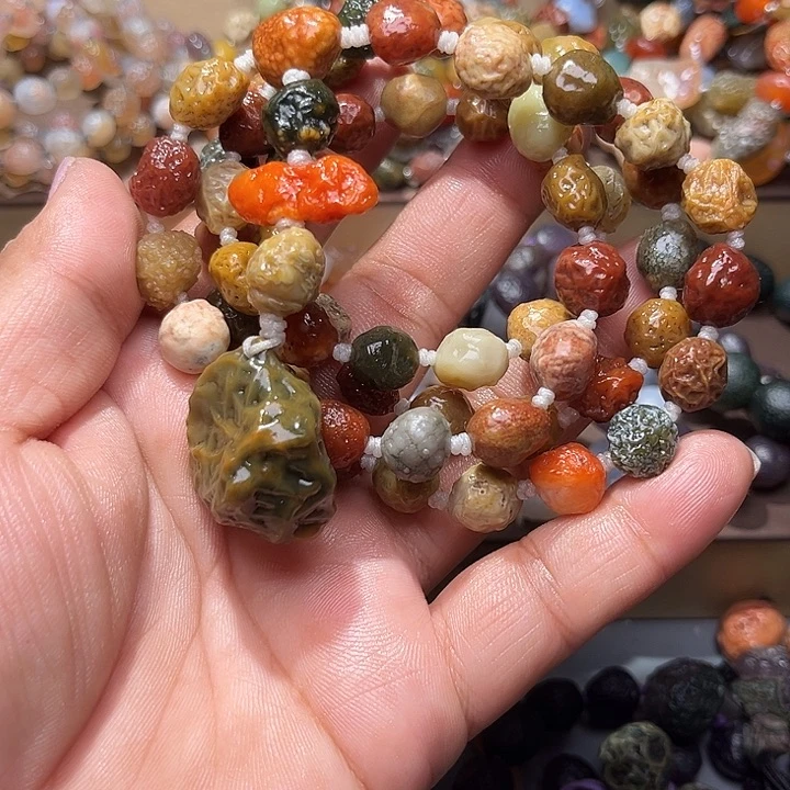 阿拉善彩玛瑙手串