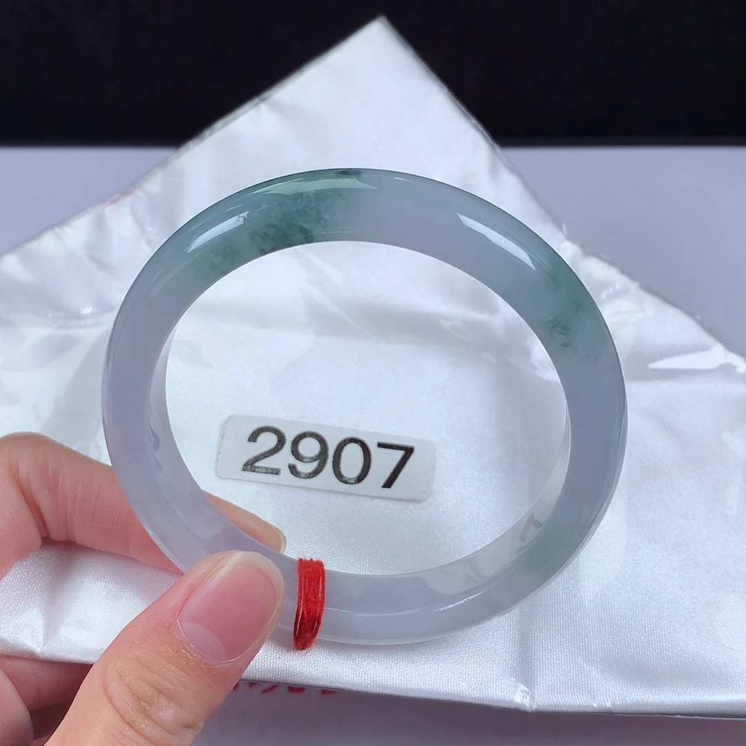 翡翠手镯未镶嵌60圈口