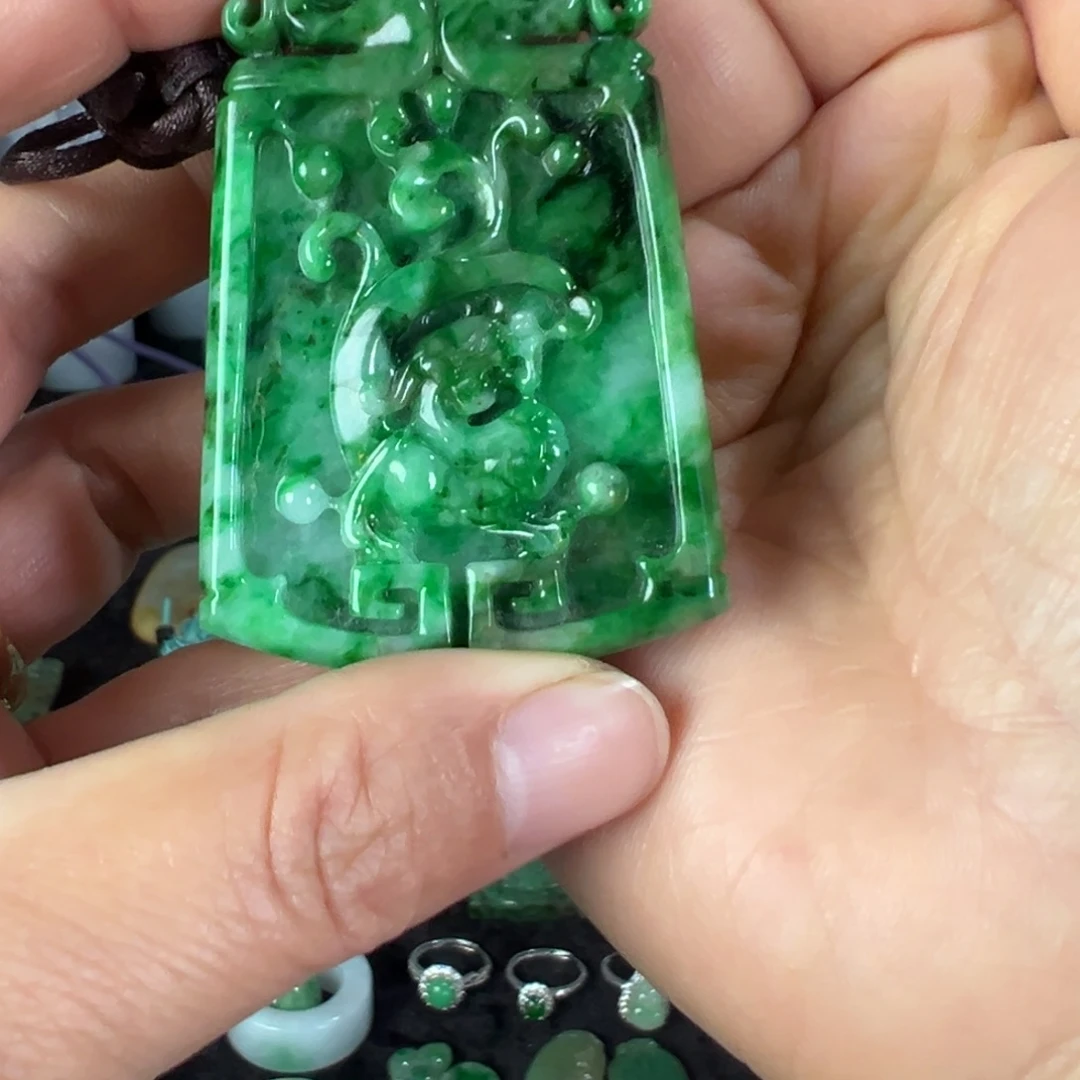 翡翠未镶嵌项圈天然翡翠挂件