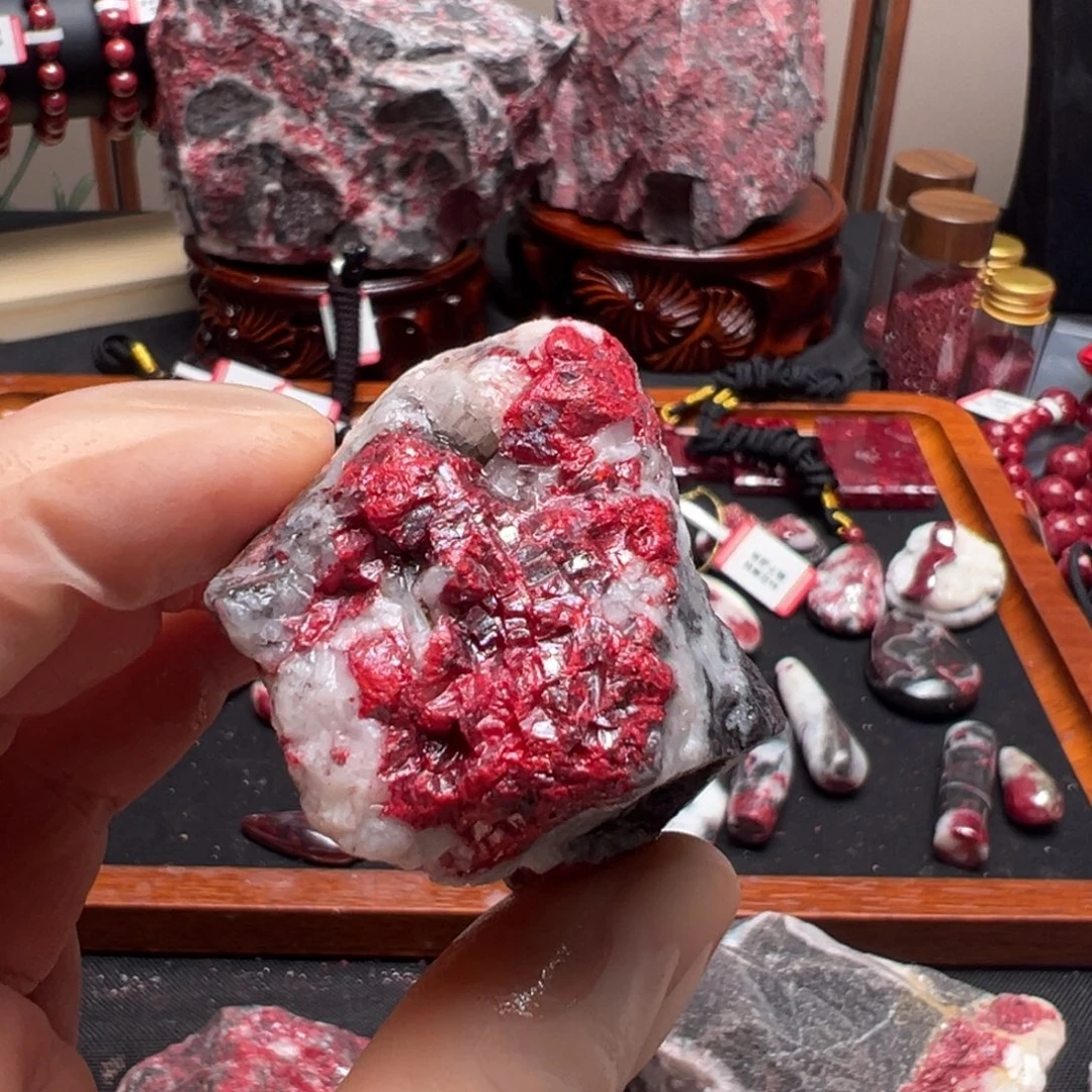钊***天然辰砂天然朱砂原石毛料