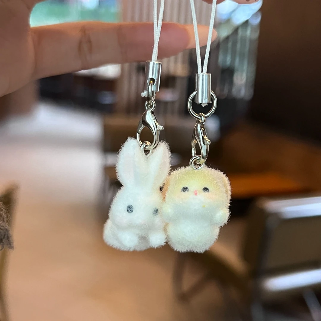 可爱动物气呼呼小兔钥匙扣植绒汽车挂件手机链包包挂饰送朋友礼物