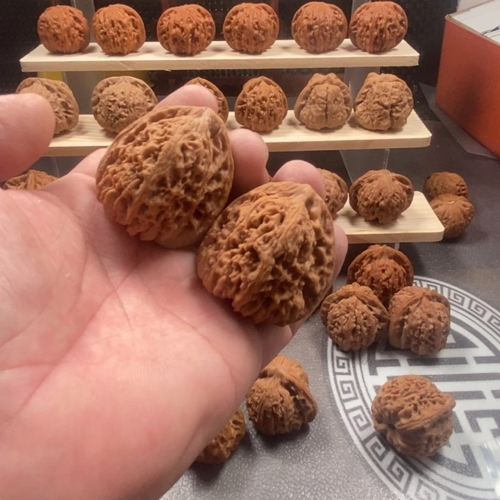 把件文玩核桃全品三角南疆石