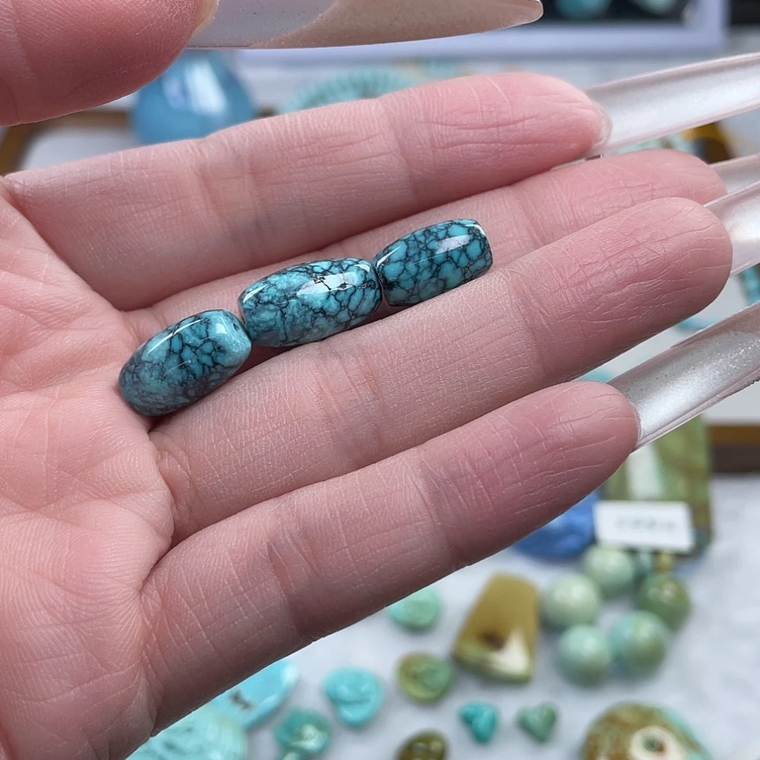 绿松石未镶嵌珠宝奇石