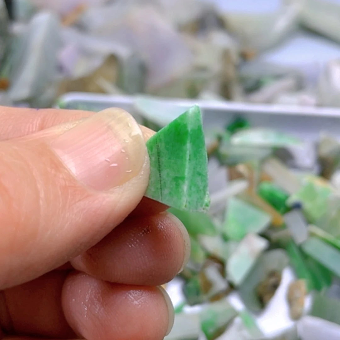 【闪购商品】翡翠颈饰未镶嵌A货