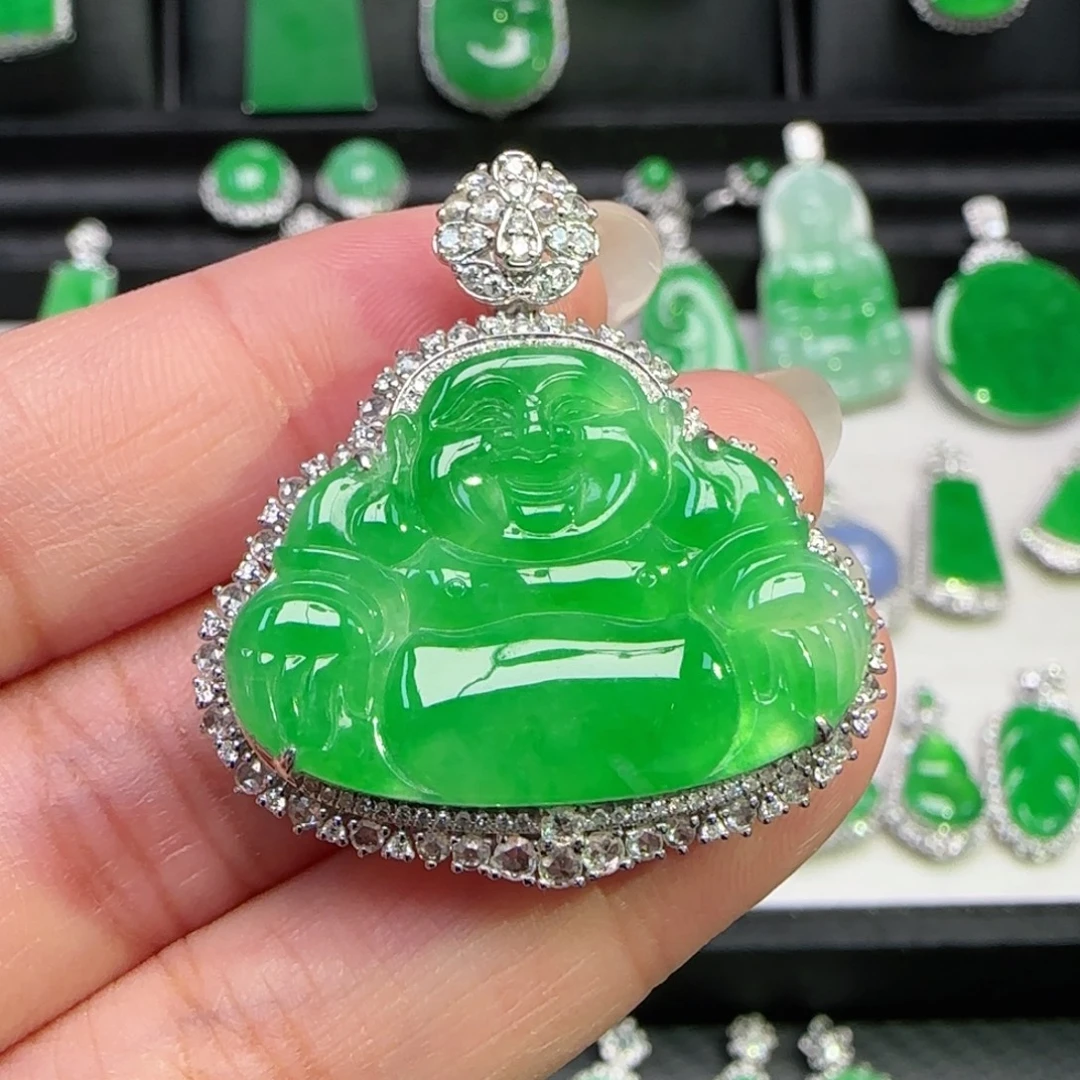 翡翠18K金镶嵌颈饰吊坠