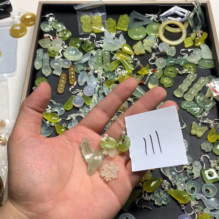 星***了蛇纹石玉合金耳钉