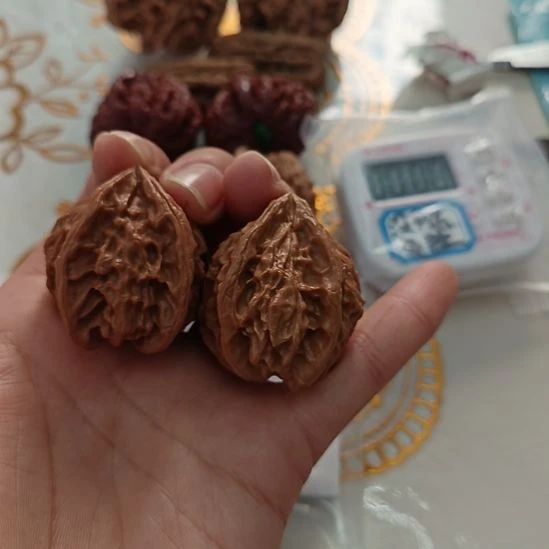 ****️盘山文玩核桃三棱子