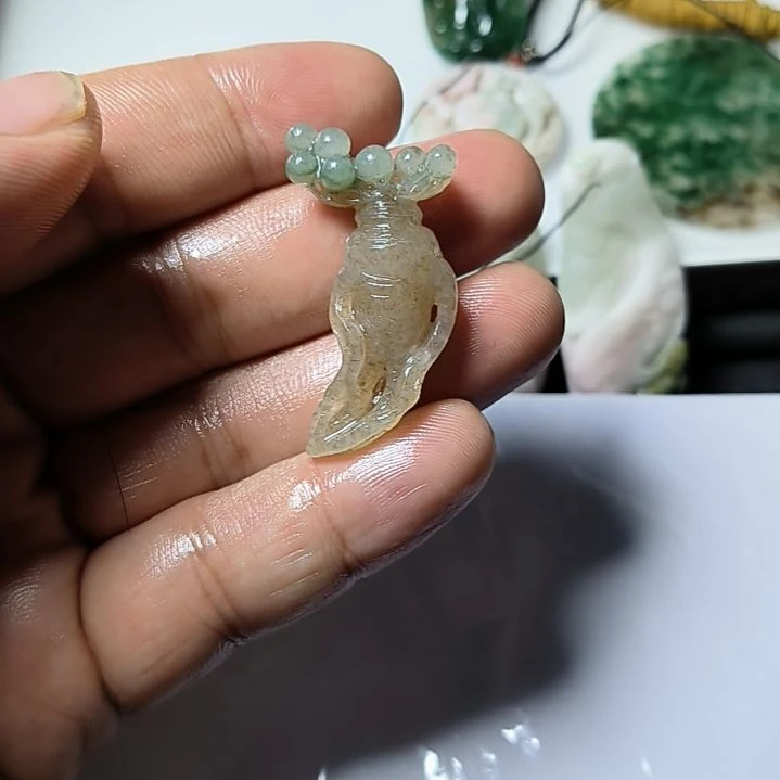 心***成独山玉未镶嵌颈饰
