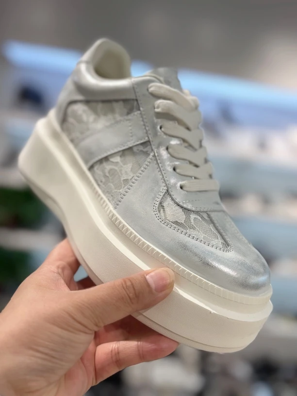 2025春夏欧洲站百搭圆头系带时尚蕾丝透网板鞋6016