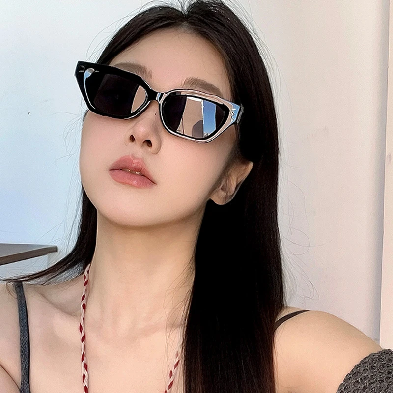 2025新款复古墨镜旅游拍照女高级感显脸小防紫外线方圆脸潮太阳镜