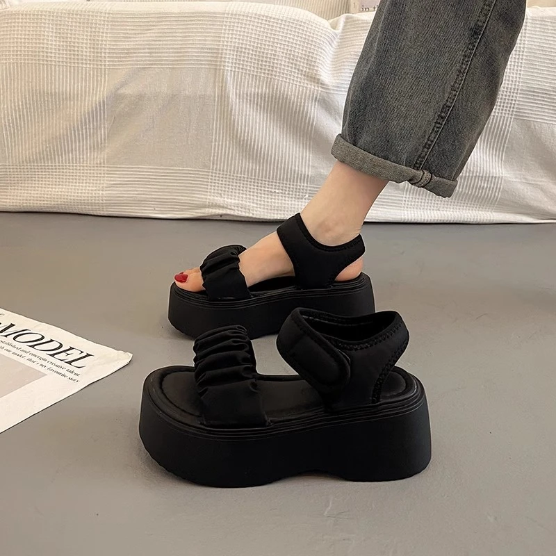 配裙子超火厚底凉鞋女夏季外穿高级感2025新款法式气质百搭坡跟鞋