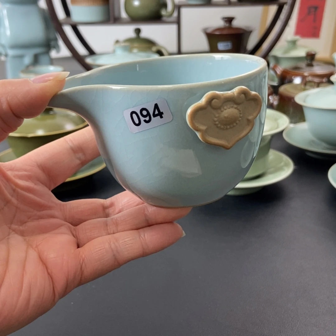 微瑕天青釉公道杯