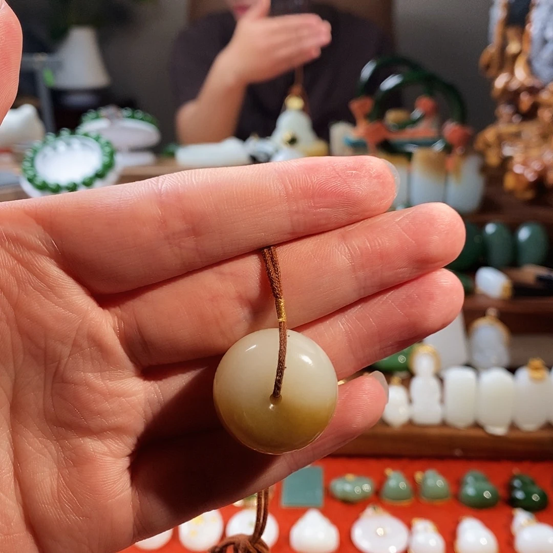吊坠(不含链)未镶嵌和田玉（糖玉）