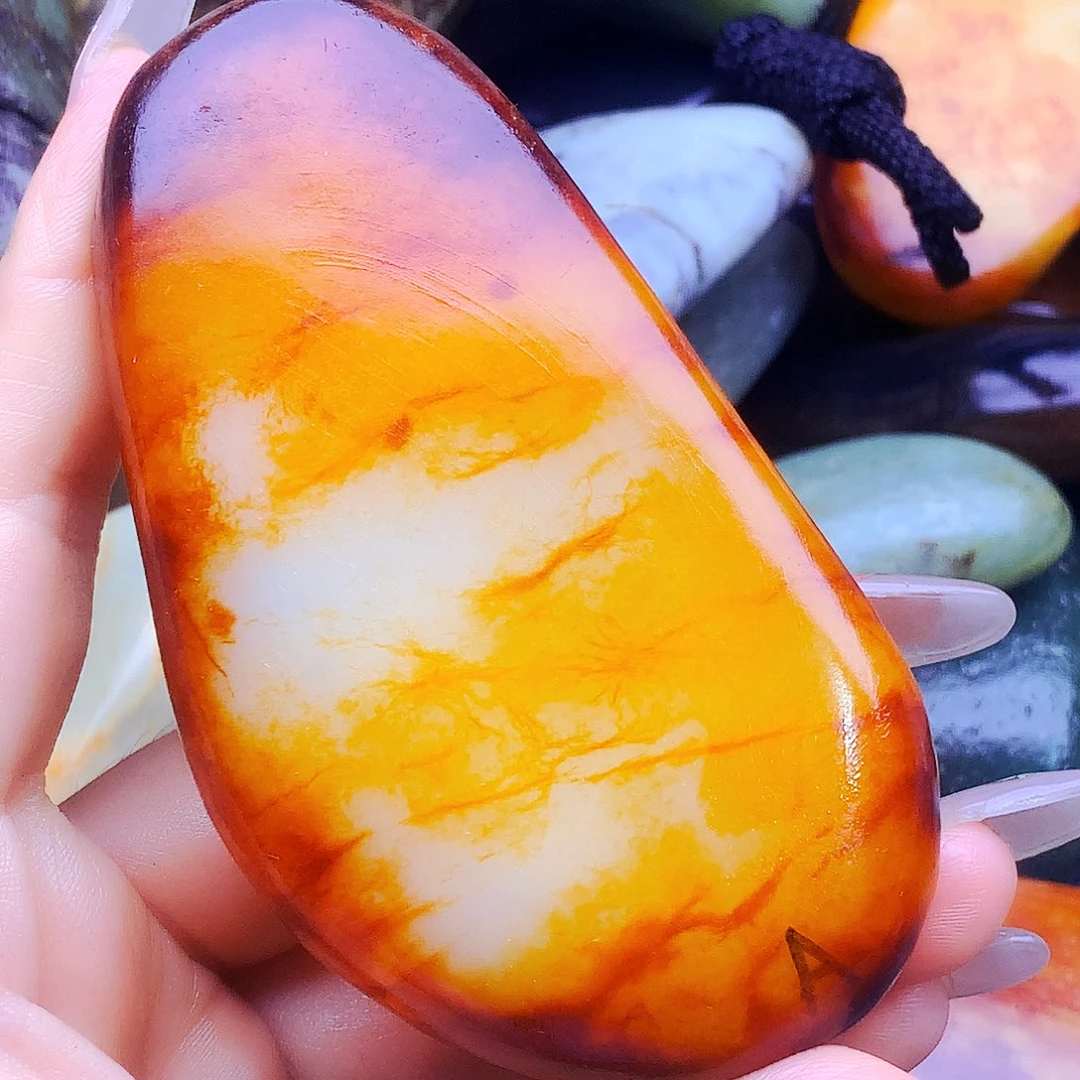 未镶嵌和田玉（糖玉）把件