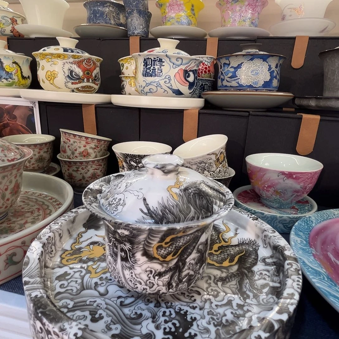 这些盖碗很漂亮！！！