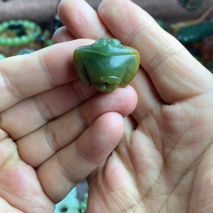 岫岩河磨玉（透闪石质玉）未镶嵌颈饰