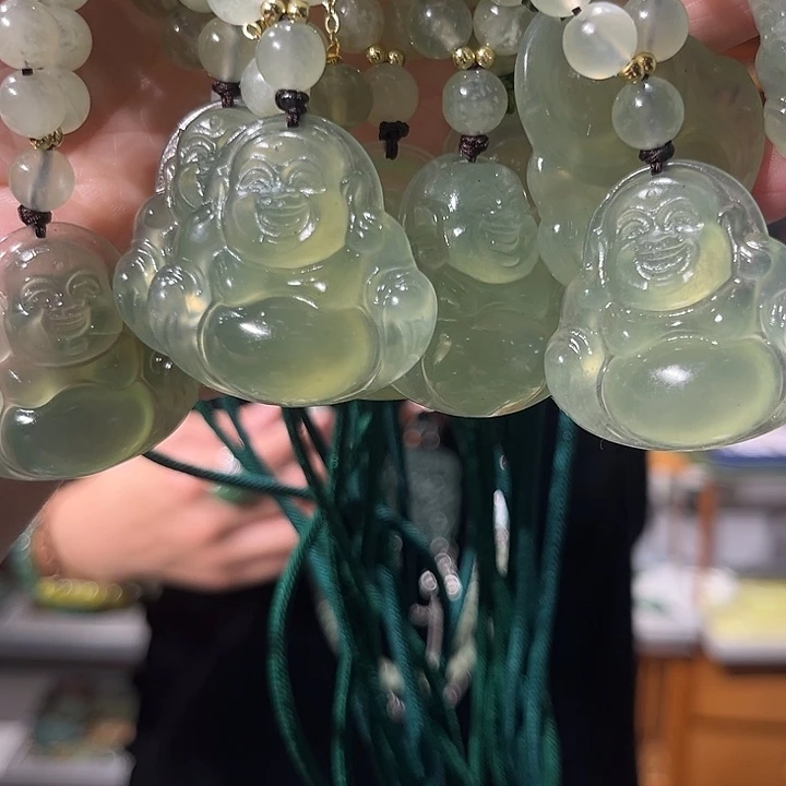 颈饰未镶嵌和田玉（糖玉）