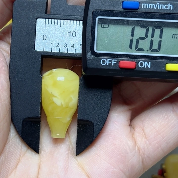 琥珀未镶嵌裸石三通