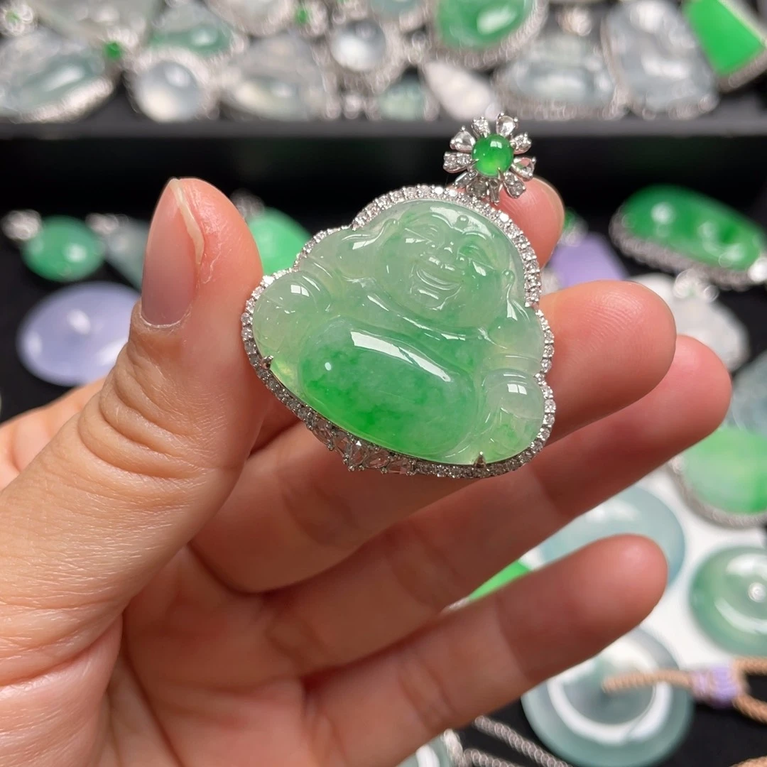 翡翠颈饰18K金镶嵌佛公