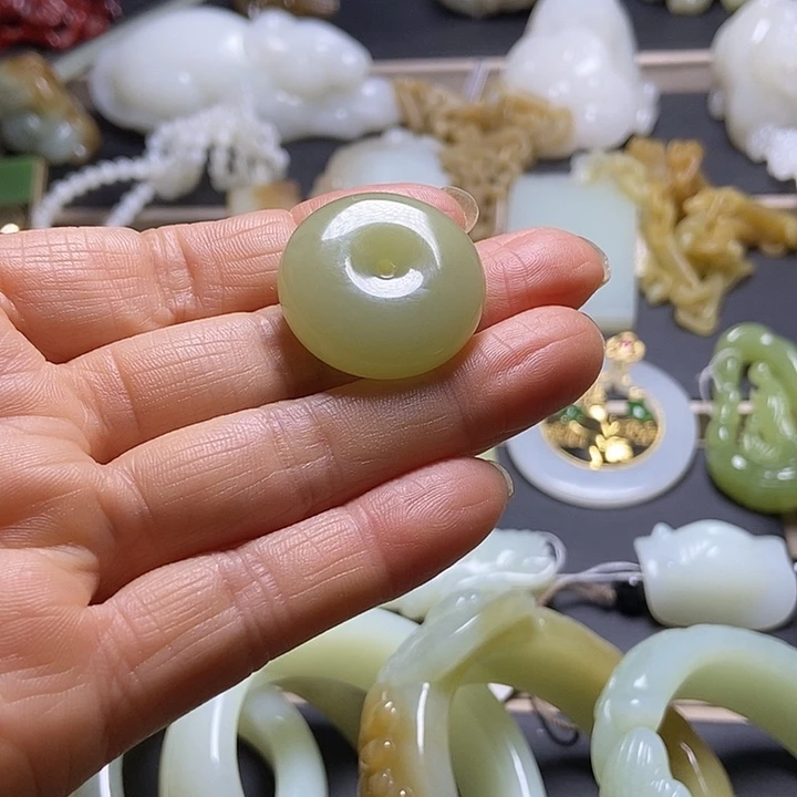 和田玉未镶嵌挂件