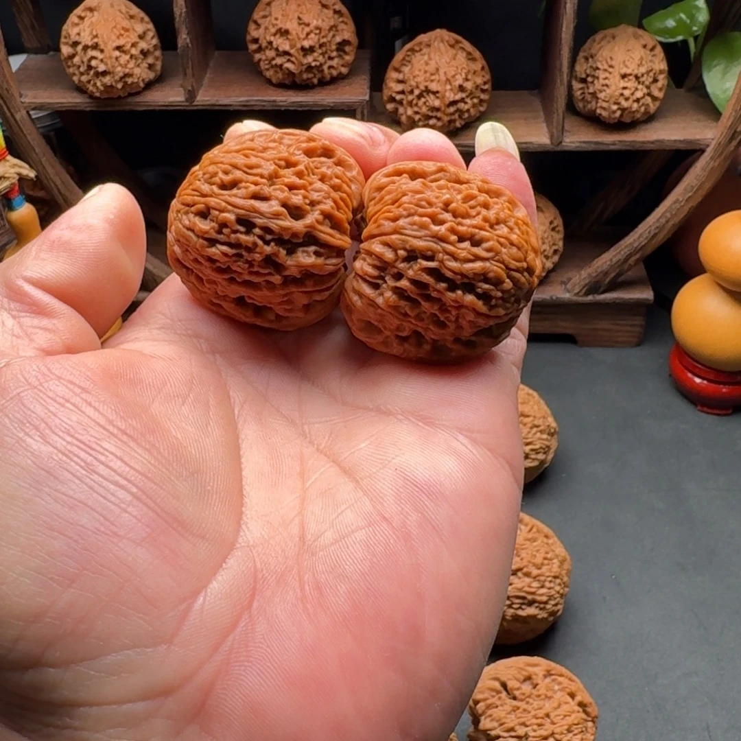 文玩核桃把件南疆石团子凹底蚂蚁拉丝尺寸40