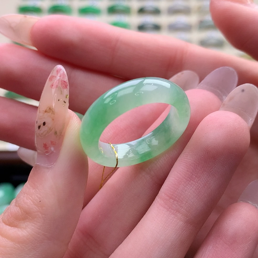 翡翠未镶嵌戒指港21