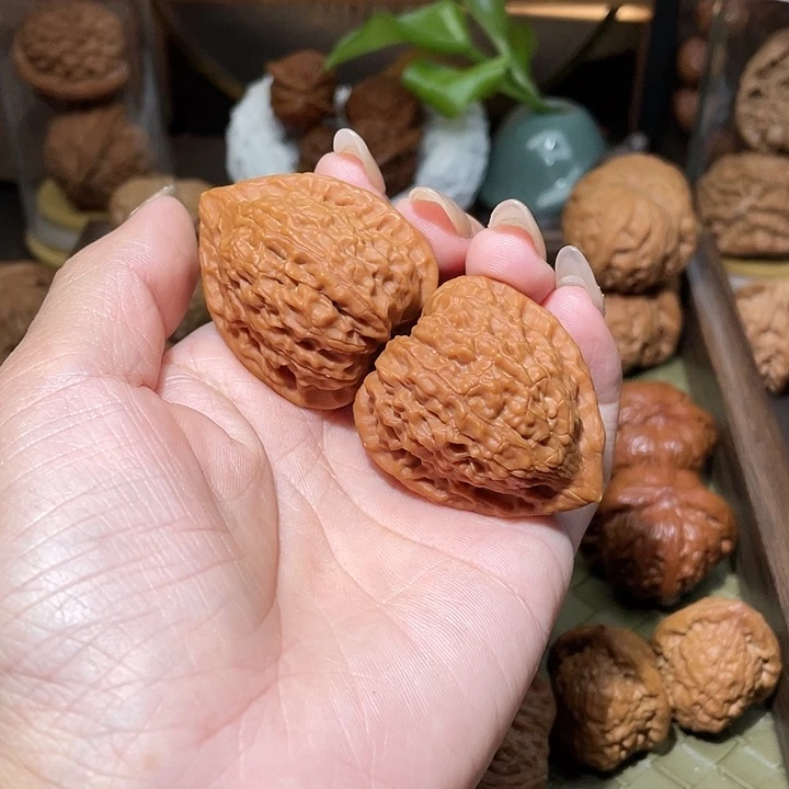 南***-文玩核桃吊坠35蛇王一抹红