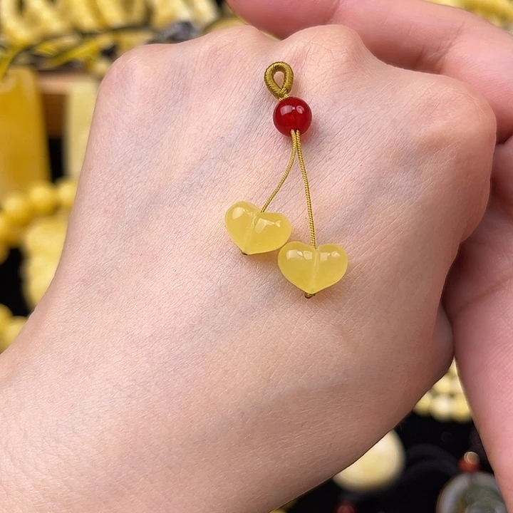 琥珀未镶嵌颈饰琥珀，