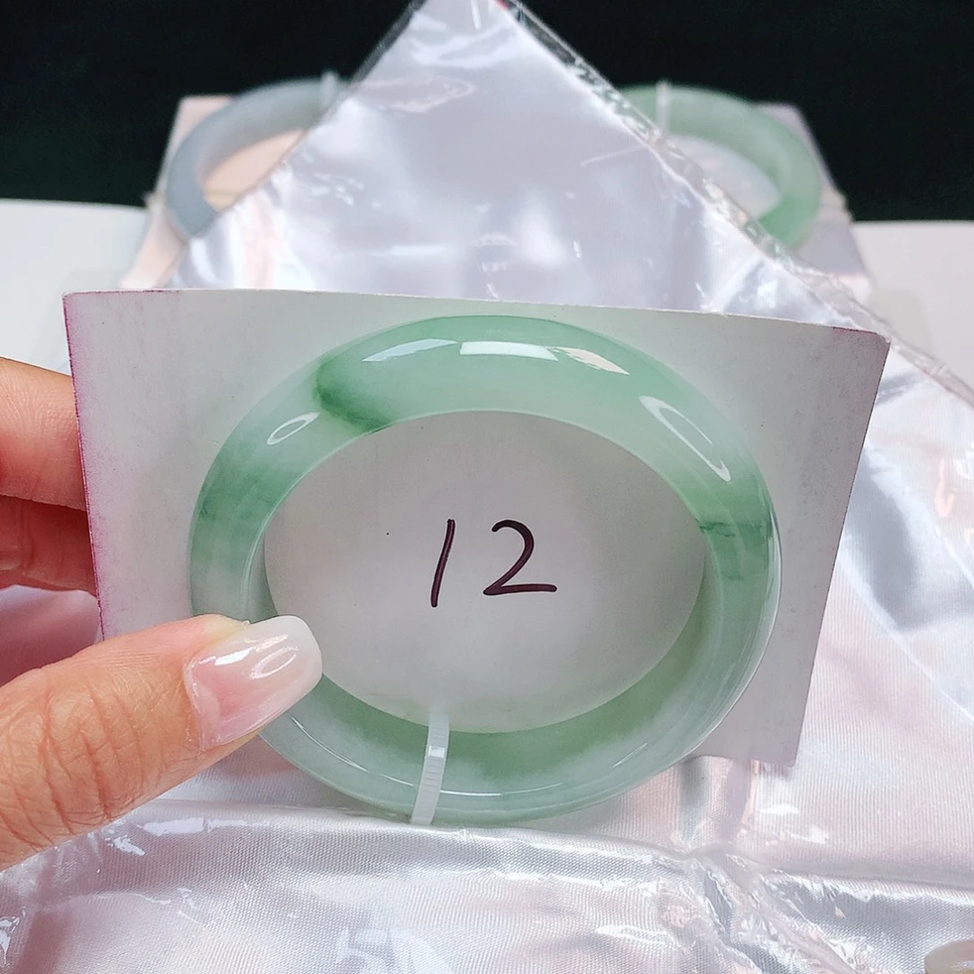 翡翠未镶嵌手镯 正圈53+