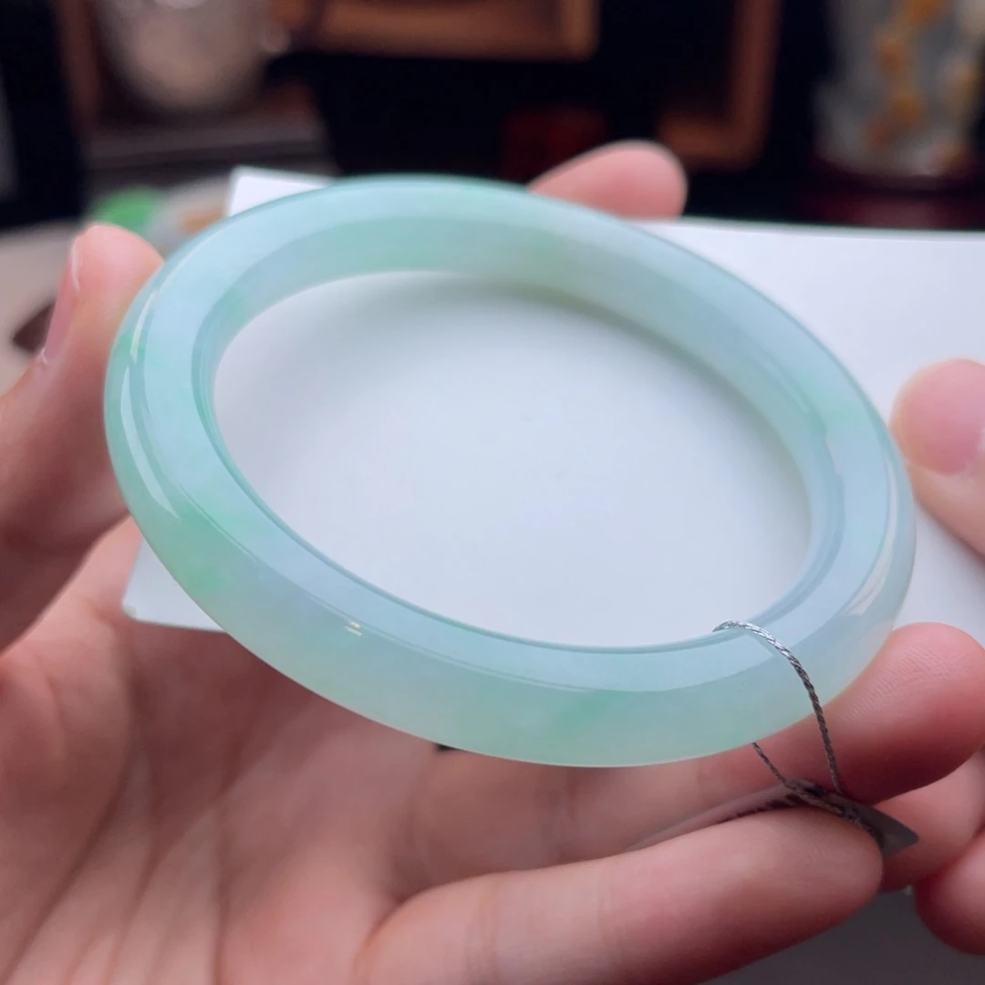 未镶嵌手镯(圆镯)翡翠