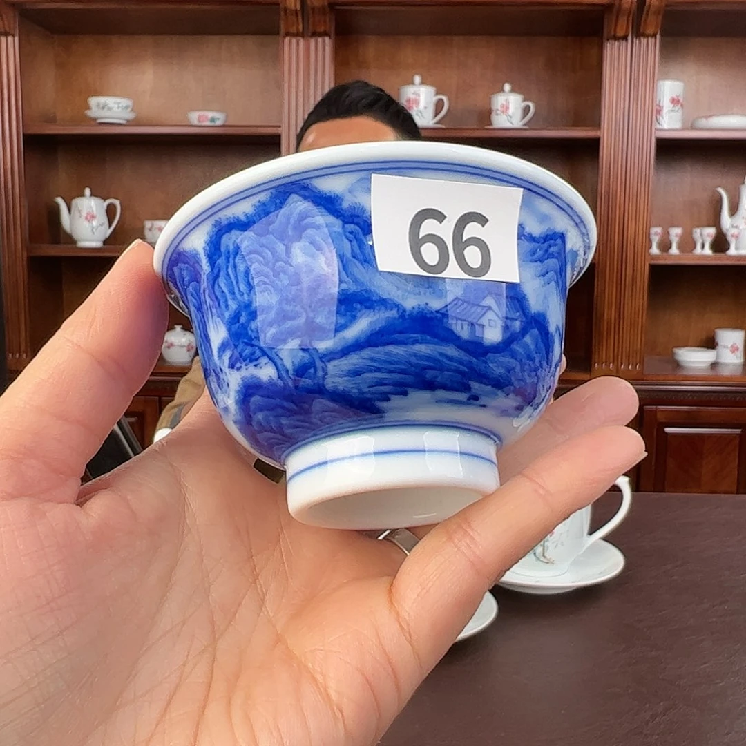 瓷柴窑 青花山水压手杯，微瑕