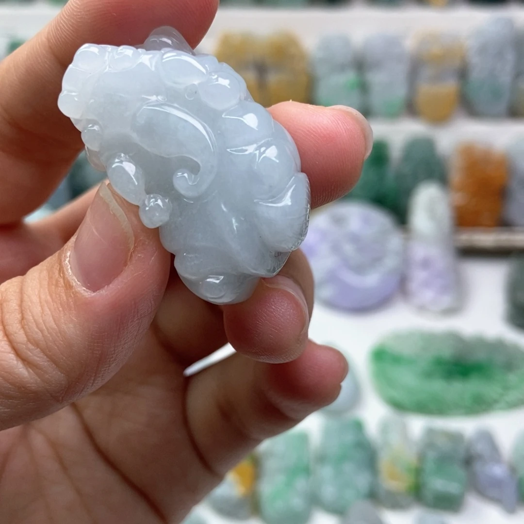 翡翠未镶嵌吊坠(赠链)口含珠