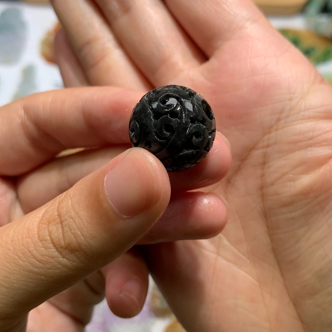 定制翡翠未镶嵌镂空珠