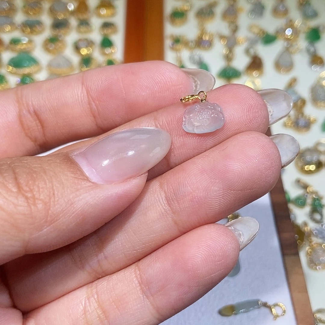 翡翠18K金镶嵌颈饰111