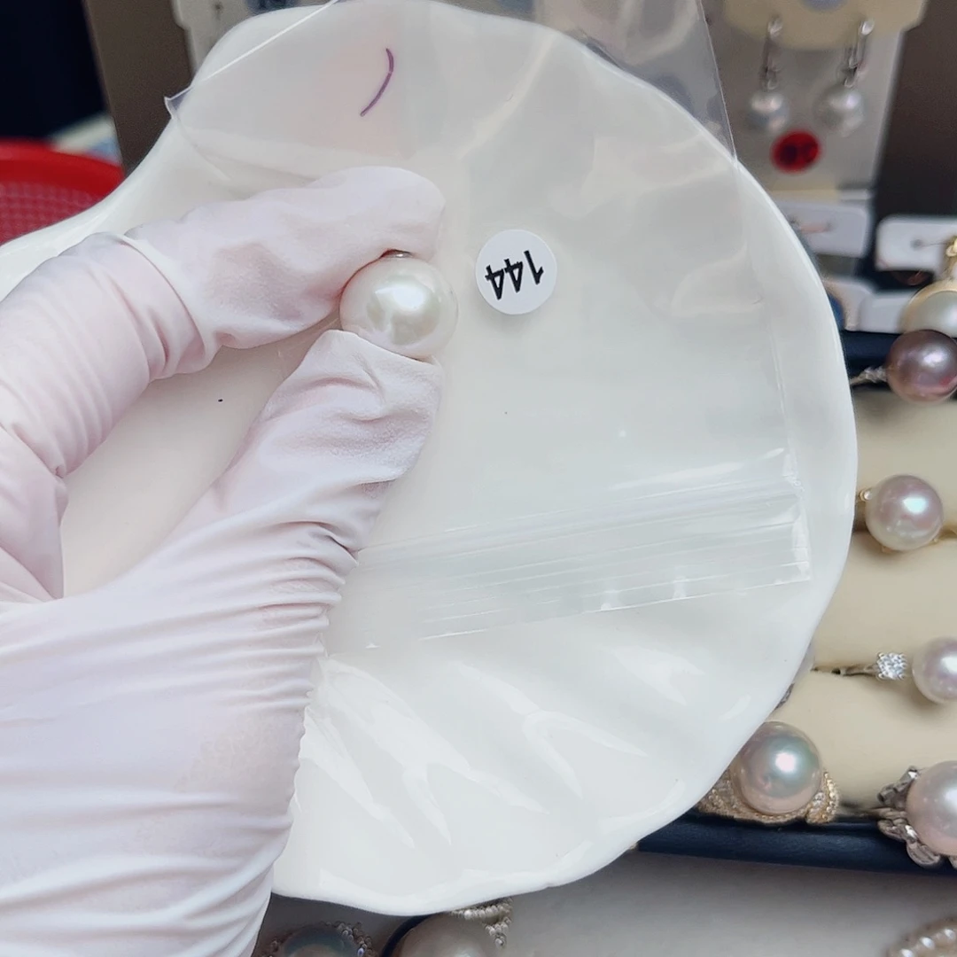 银S925镶嵌淡水珍珠耳饰