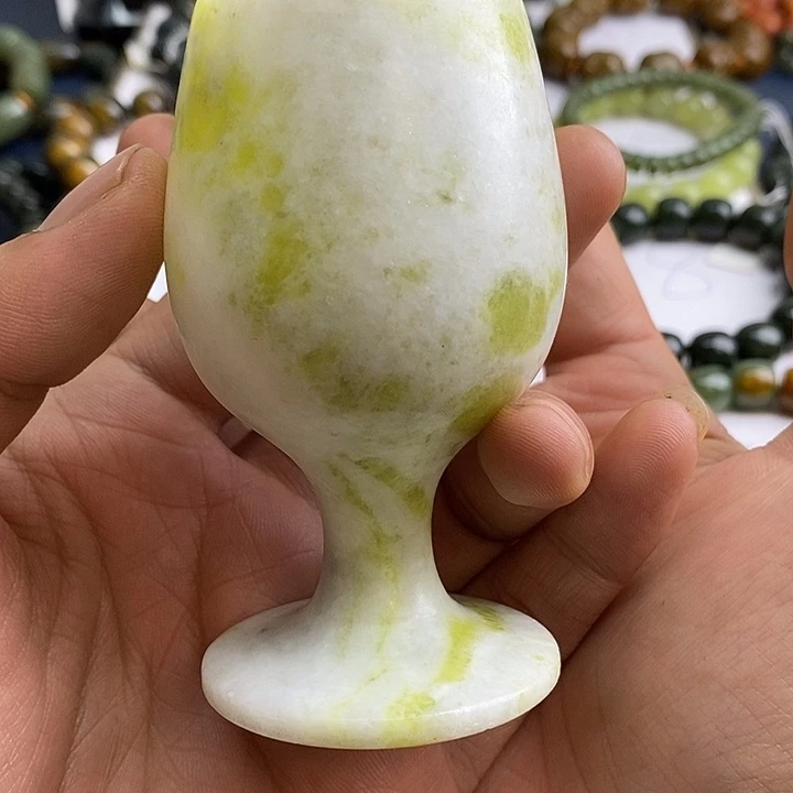 未镶嵌透闪石质玉珠宝奇石