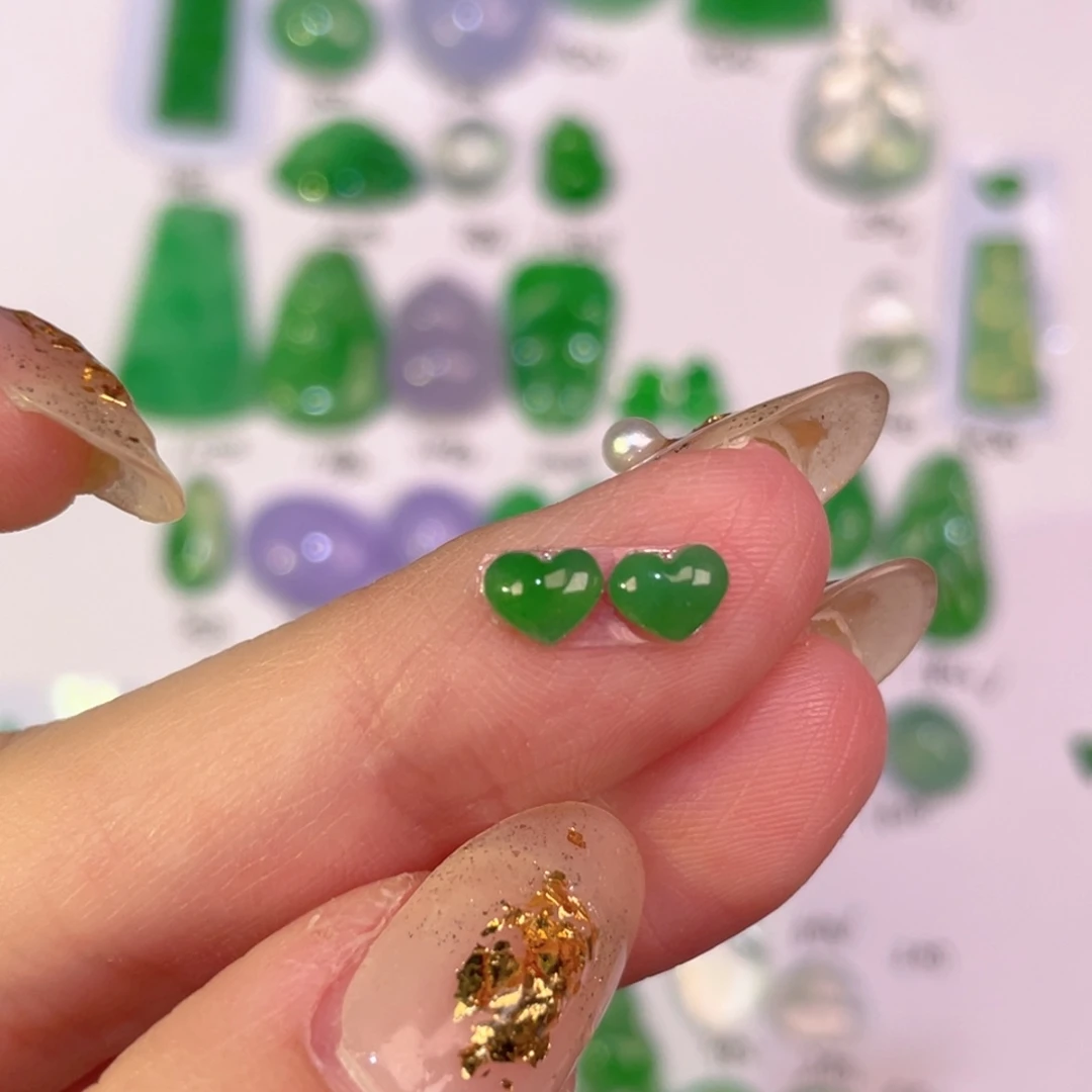 翡翠未镶嵌颈饰裸石