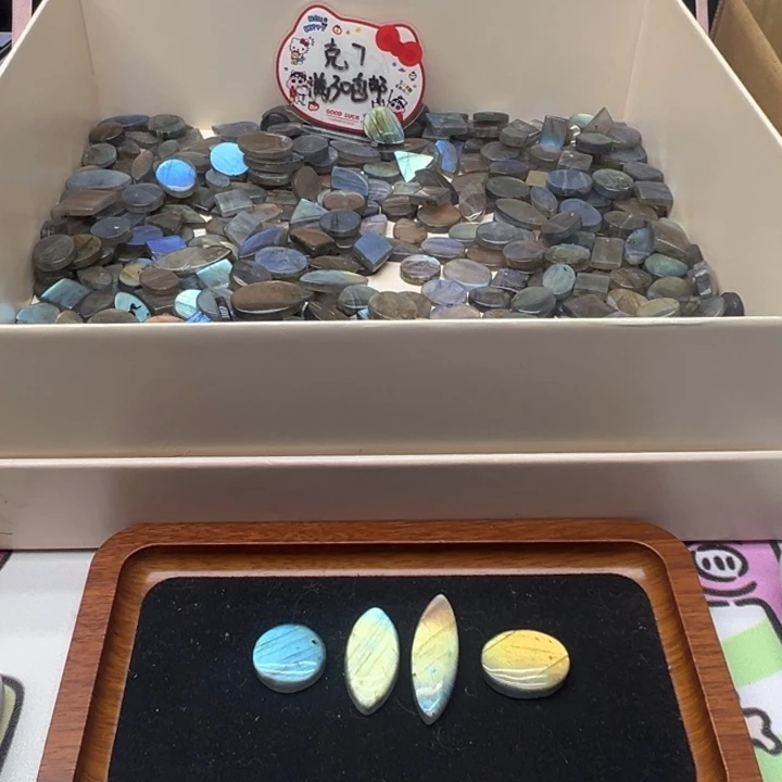 巴***仙有机玻璃天然拉长石吊坠款