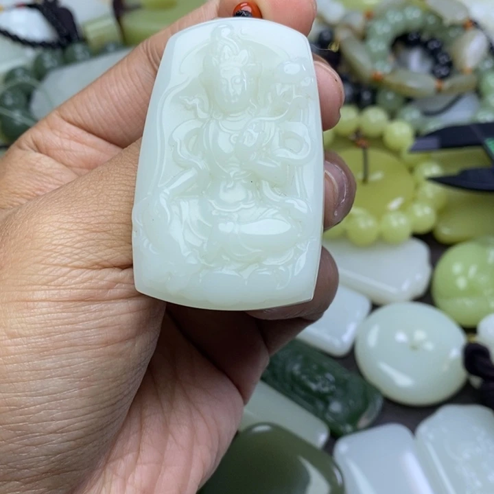 和田玉未镶嵌颈饰