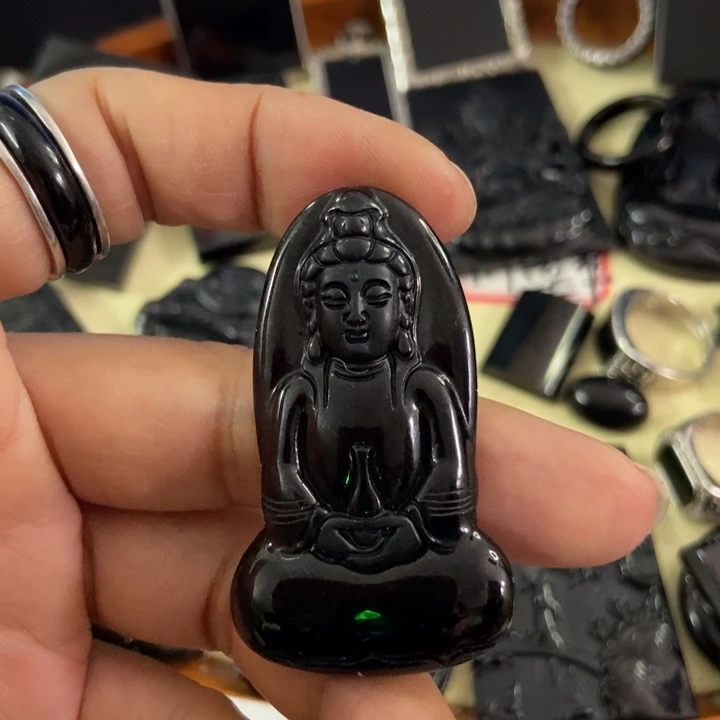 翡翠颈饰未镶嵌墨翠