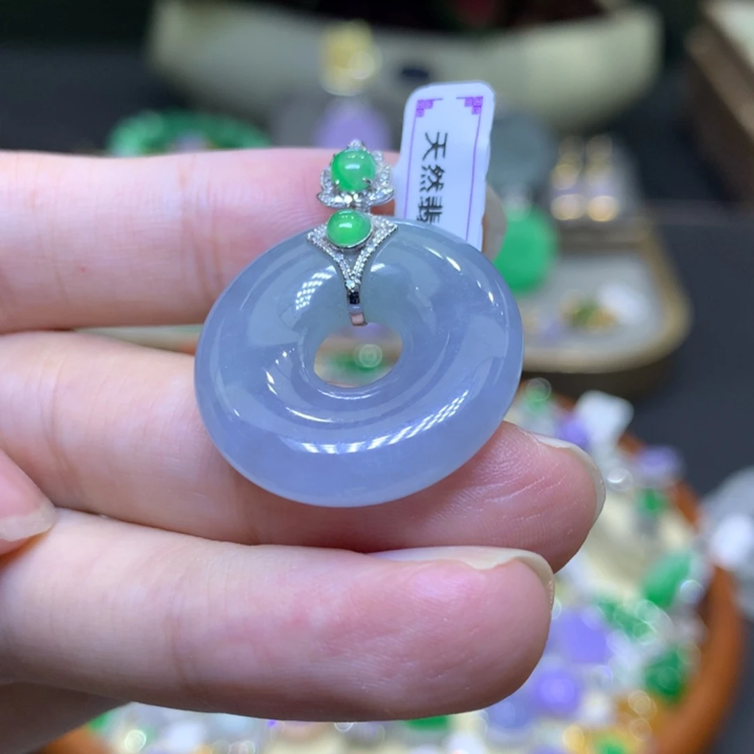 颈饰18K金镶嵌翡翠