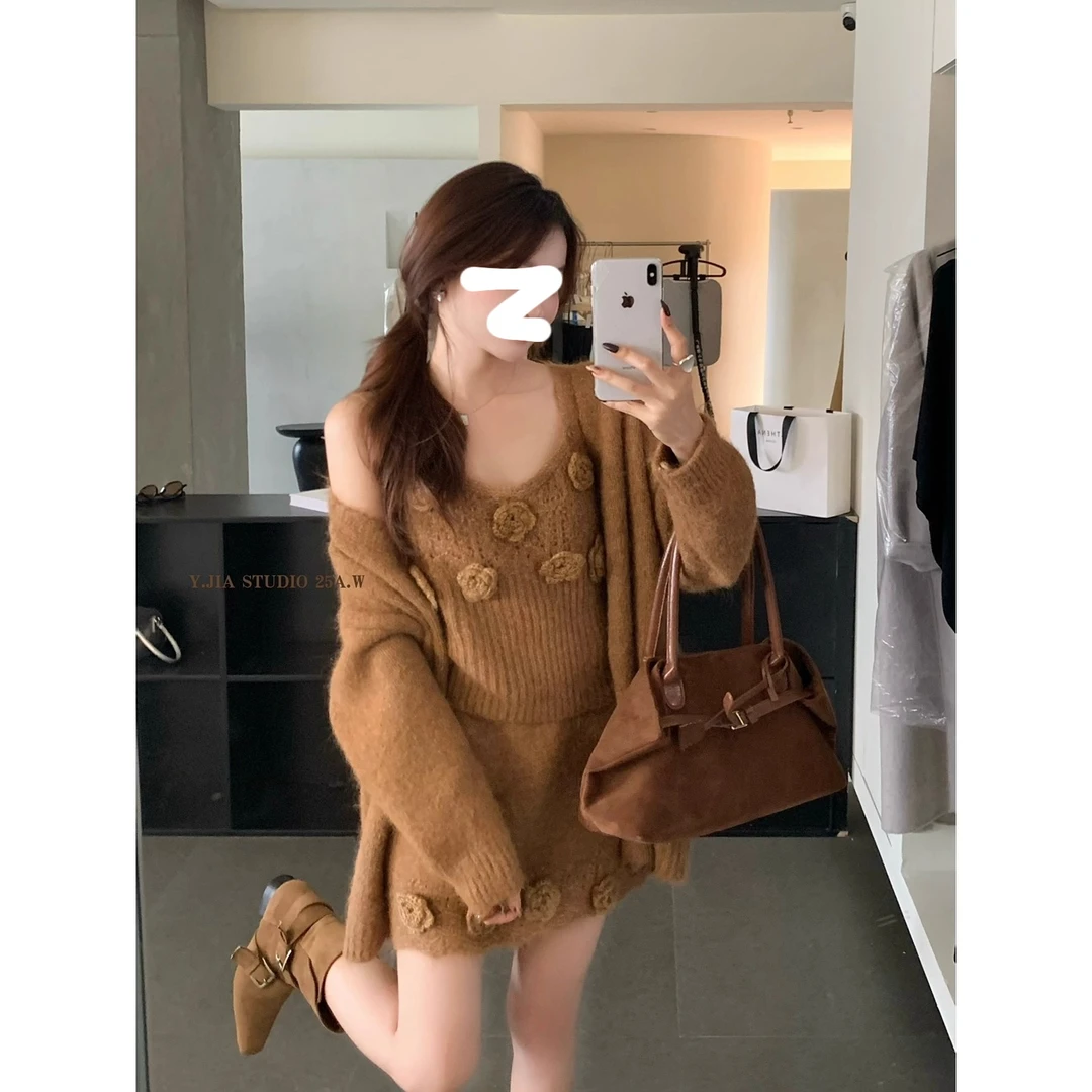 韩系慵懒感套装女设计感毛衣开衫立体花吊带背心针织半身裙三件套