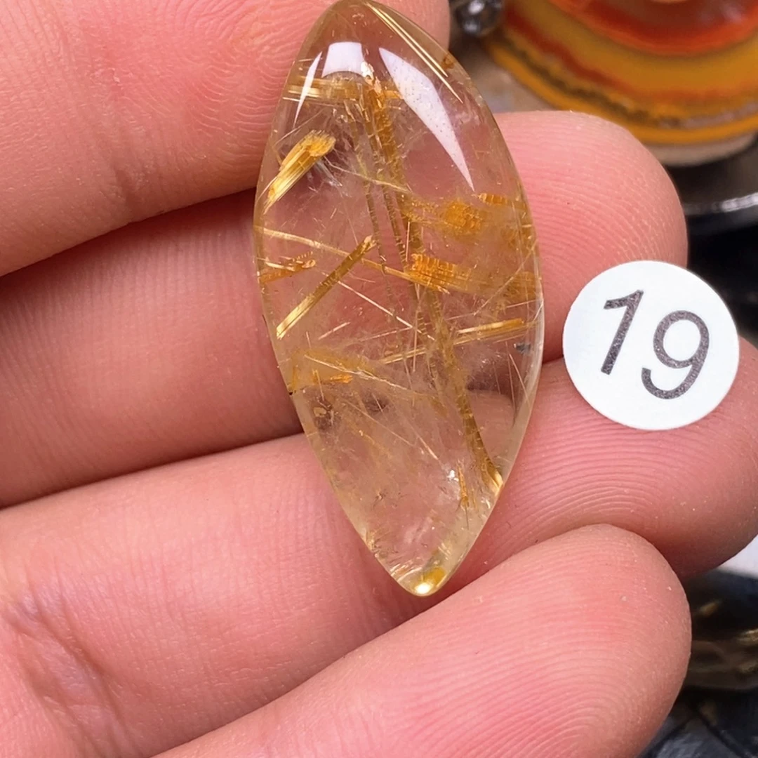 韋***泓未镶嵌水晶颈饰水晶