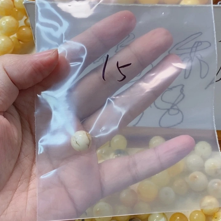 琥珀未镶嵌颈饰天然蜜蜡