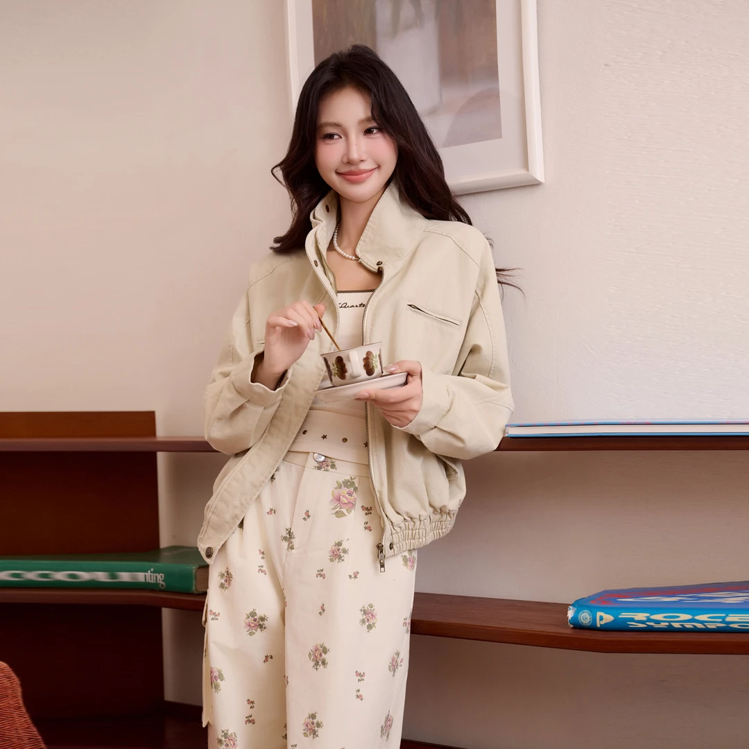 Three Quarters卡其色立领廓形夹克短款春季6534